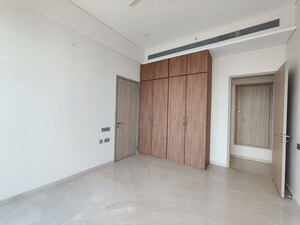 Room in 3 BHK Apartment at Rustomjee Crown, Prabhadevi – for Rent