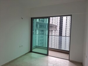 Room in 3 BHK Apartment at Kalpataru Immensa, Kolshet Road – for Rent