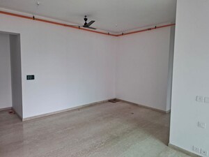 Room in 3 BHK Apartment at Kalpataru Immensa, Kolshet Road – for Rent