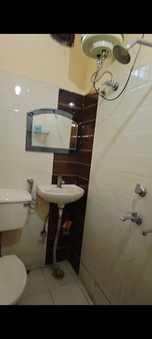 Bathroom in 1 RK Builder Floor at Sector 18 – for Rent