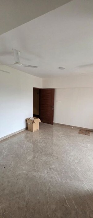 Room in 1 BHK Apartment at Casablanca Vile Parle, Vile Parle West – for Rent