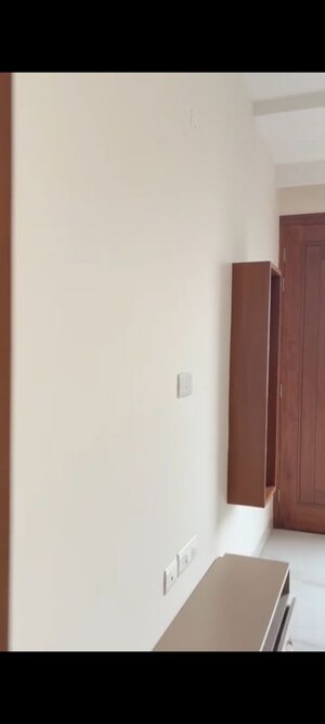 Room in 2 BHK Builder Floor at Sector 16 – for Rent
