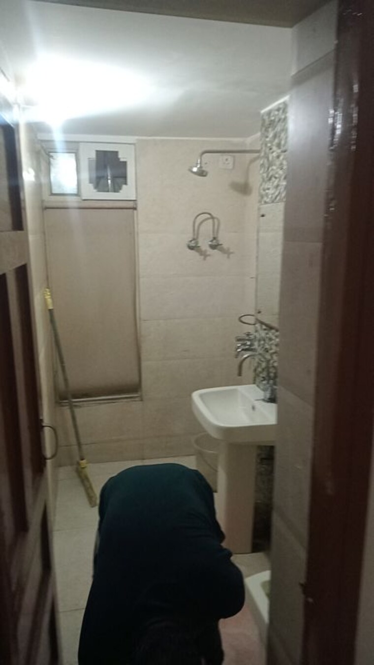 Bathroom, sector 22 6+ Bedroom 1200 Sq.Ft. Independent House In Sector 22 Chandigarh 10652745