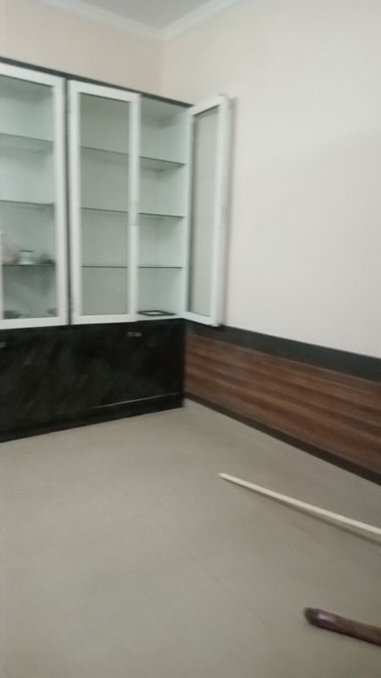 Room, sector 22 6+ Bedroom 1200 Sq.Ft. Independent House In Sector 22 Chandigarh 10652745