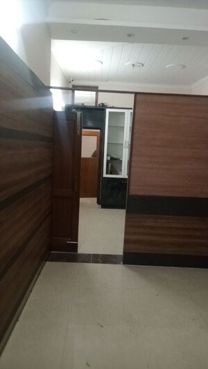 Room in 6+ BHK Independent House at Sector 22 – for Rent