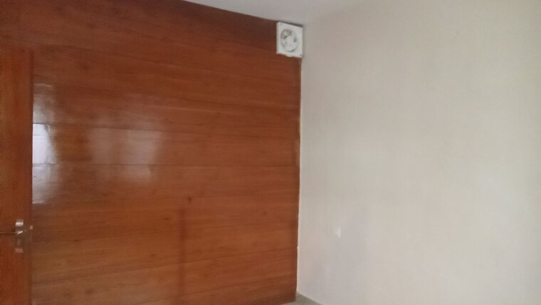 Room, sector 22 6+ Bedroom 1200 Sq.Ft. Independent House In Sector 22 Chandigarh 10652745