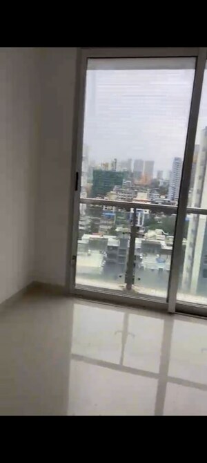 Room in 4 BHK Apartment at Vision Crest, Dadar West – for Rent