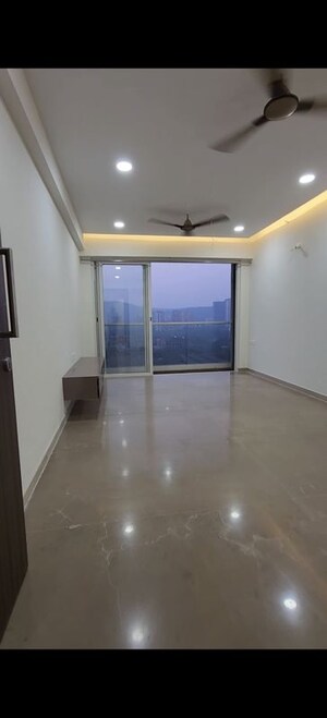 2 BHK Apartment For Rent in Embassy One Thane, Panch Pakhadi