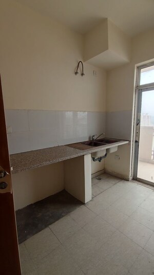 Kitchen in 3.5 BHK Apartment at DLF Express Greens, Manesar Sector 1a – for Sale