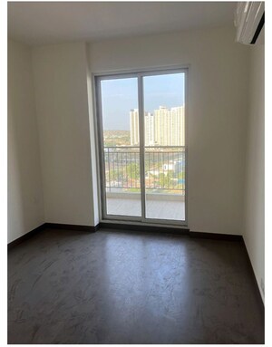 Room in 3 BHK Apartment at Bestech Park View Altura, Sector 79 – for Sale
