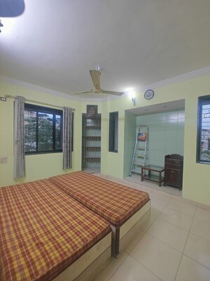 Bedroom in 3.5 BHK Apartment at Seawoods – for Rent