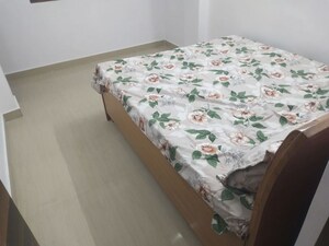 Bedroom in 2 BHK Builder Floor at Mayur Vihar 1 – for Rent