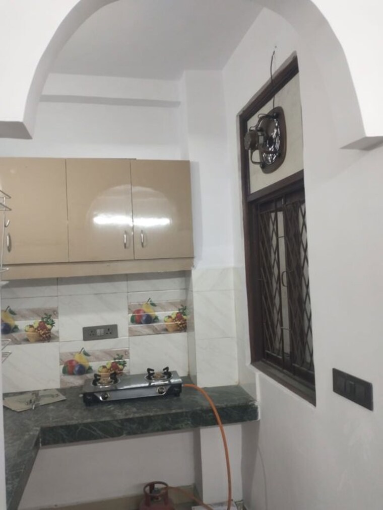 Kitchen, mayur vihar 1 2 Bedroom 650 Sq.Ft. Builder Floor In Mayur Vihar 1 Delhi 10652838