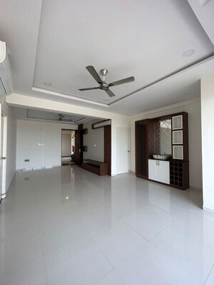 Room in 3 BHK Apartment at Prestige Tranquil, Kokapet – for Rent