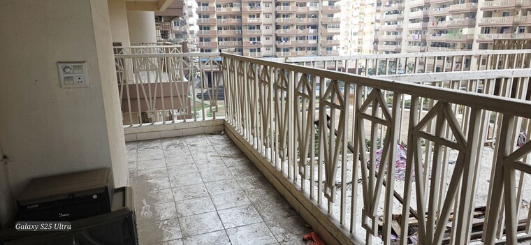 Balcony, gaur-city-2-14th-avenue 3 Bedroom 1300 Sq.Ft. Apartment In Sector 16c Greater Noida Greater Noida 10652842