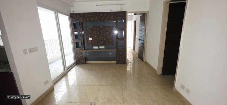 Room, gaur-city-2-14th-avenue 3 Bedroom 1300 Sq.Ft. Apartment In Sector 16c Greater Noida Greater Noida 10652842