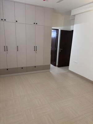 Room in 2 BHK Apartment at Karle Vario Homes, Hebbal – for Rent