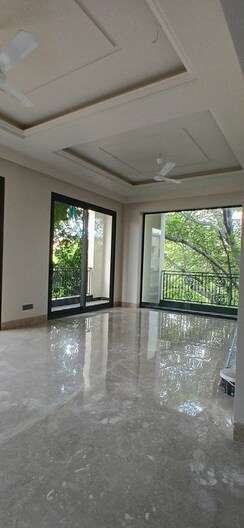 3 BHK +Builder Floor For Rent in Defence Colony