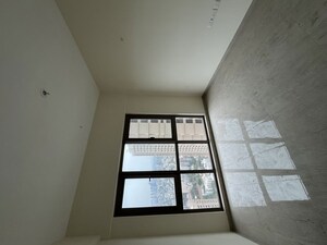 Room in 3 BHK Apartment at Sheth Auris Serenity Tower 3, Malad West – for Rent