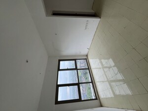 Room in 3.5 BHK Apartment at Sheth Auris Serenity Tower 3, Malad West – for Rent
