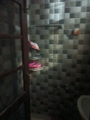 Bathroom in 1 BHK Builder Floor at Onyxe Paraiso, Patiala Road – for Rent