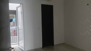 Room in 2 BHK Apartment at Smart World Orchard, Sector 61 – for Sale