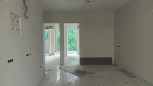 Room in 2 BHK Apartment at Smart World Orchard, Sector 61 – for Sale