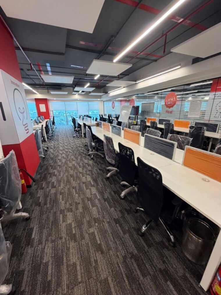  Parking, ghansoli Commercial Office Space 14200 Sq.Ft. In Ghansoli Navi Mumbai 10652983