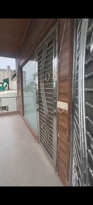 Balcony in 3 BHK Builder Floor at Sector 56 – for Rent