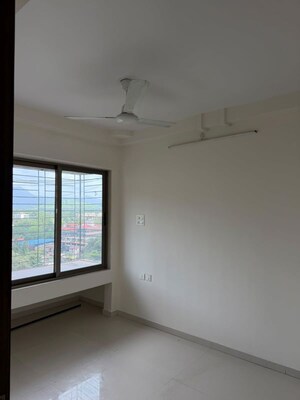 Room in 1.5 BHK Apartment at Vishesh Balaji Symphony Phase 2, New Panvel – for Sale