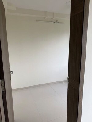Room in 1.5 BHK Apartment at Vishesh Balaji Symphony Phase 2, New Panvel – for Sale
