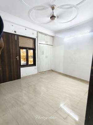 Room in 1 BHK Apartment at Saket Kunj Sahibabad, Rajendra Nagar Sector 5 – for Rent