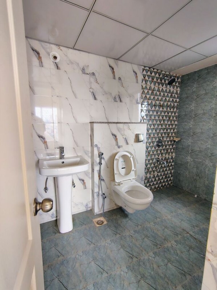 Bathroom, baner 3 Bedroom 1200 Sq.Ft. Apartment In Baner Pune 10641062