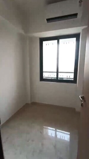 Bedroom in 2.5 BHK Apartment at Wadala – for Rent