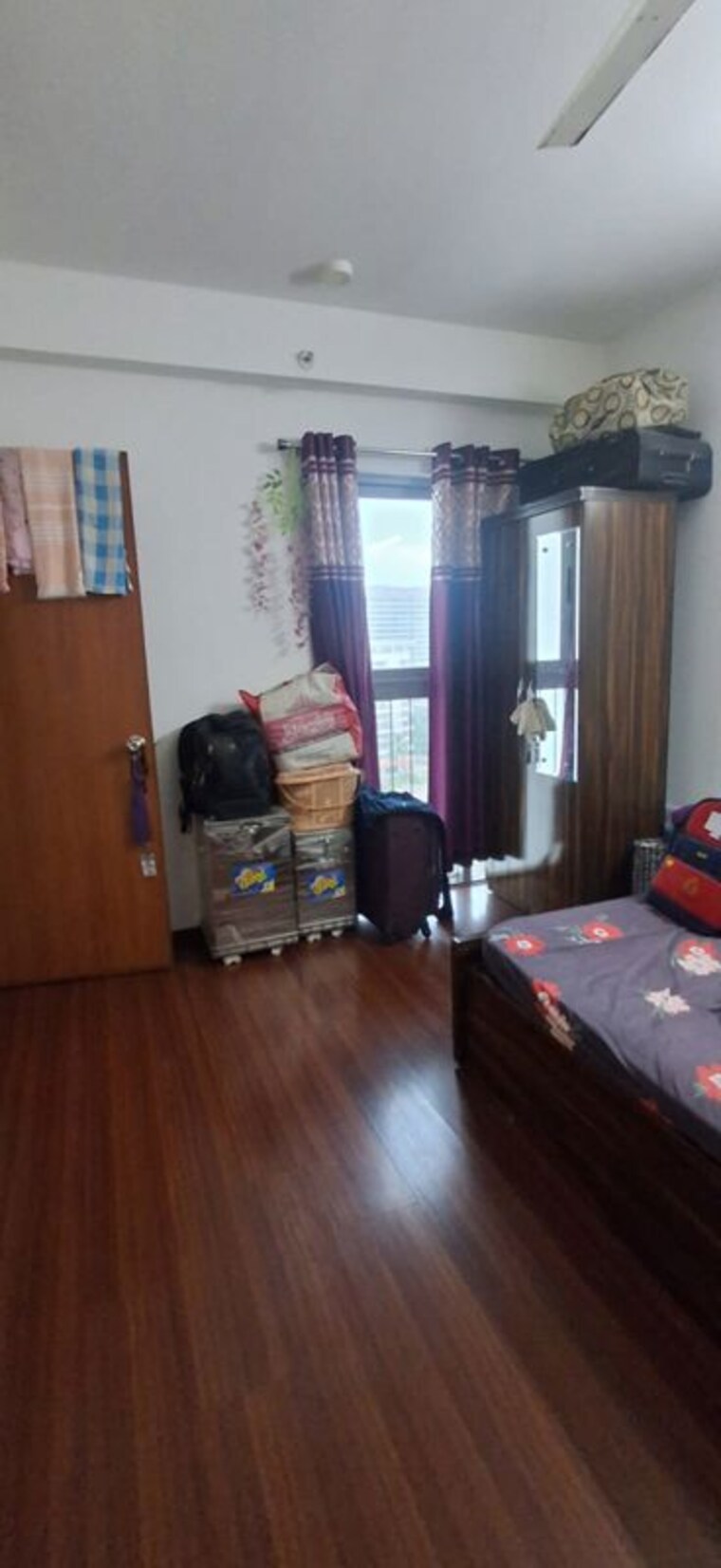 Living Room, amanora-neo-towers 2 Bedroom 975 Sq.Ft. Apartment In Hadapsar Pune 10653077