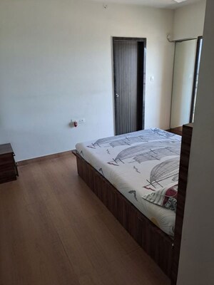 Bedroom in 2 BHK Apartment at Siddhi Highland Park, Kolshet Road – for Rent