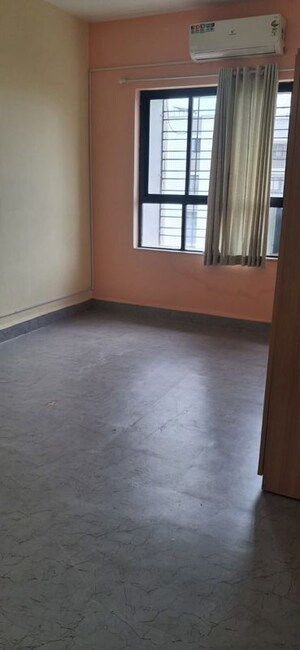 Room in 2 BHK Apartment at Shirine Garden Co Operative Housing Society Ltd, Aundh – for Rent
