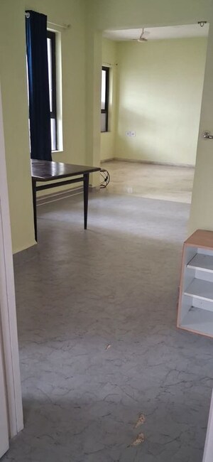 Room in 2 BHK Apartment at Shirine Garden Co Operative Housing Society Ltd, Aundh – for Rent