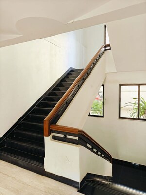 Furnished Amenities in 4 BHK Apartment at Meera Tower, Andheri West – for Sale