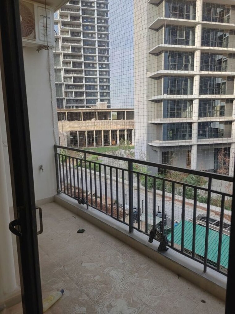Balcony, suncity-vatsal-valley 3 Bedroom 1430 Sq.Ft. Builder Floor In Gwal Pahari Gurgaon 10653093