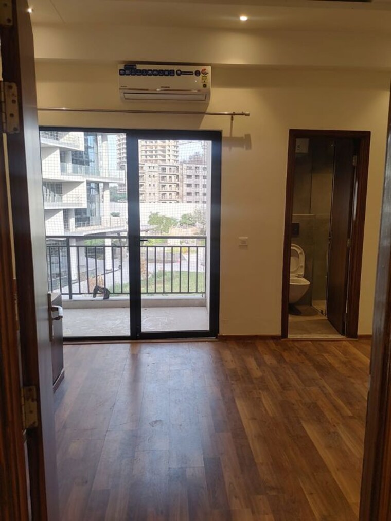 Room, suncity-vatsal-valley 3 Bedroom 1430 Sq.Ft. Builder Floor In Gwal Pahari Gurgaon 10653093