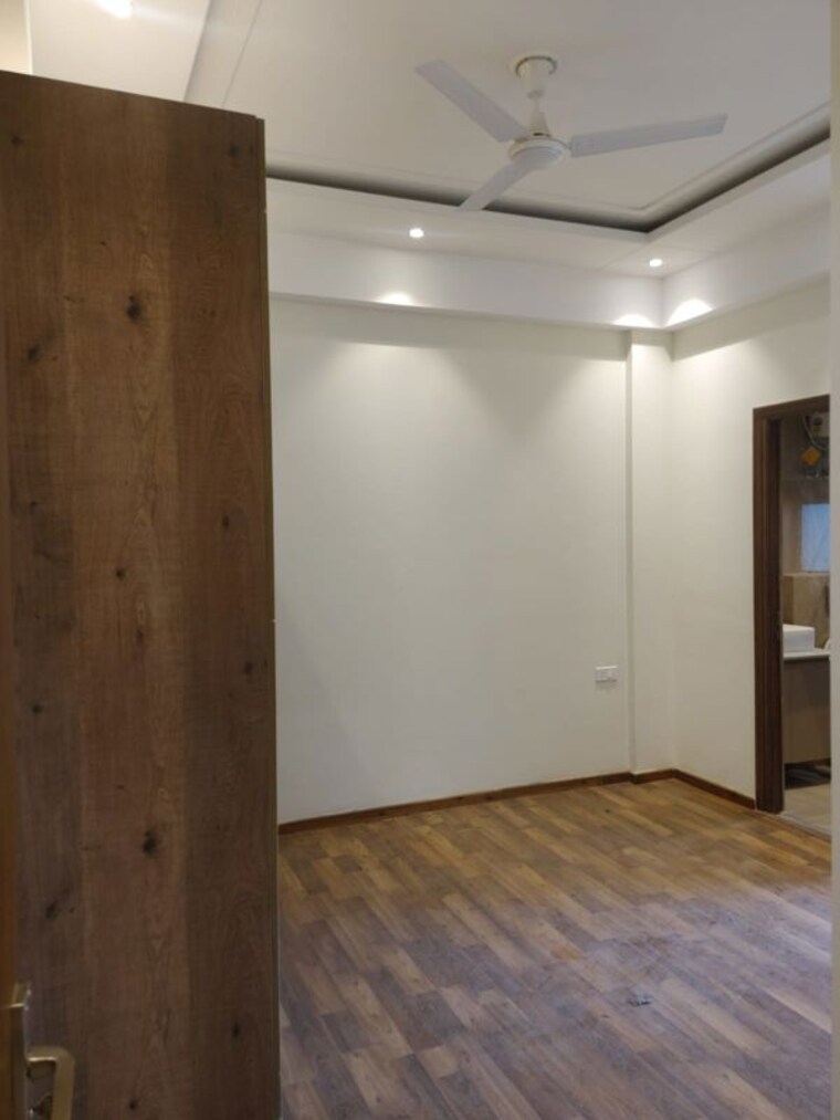 Room, suncity-vatsal-valley 3 Bedroom 1430 Sq.Ft. Builder Floor In Gwal Pahari Gurgaon 10653093