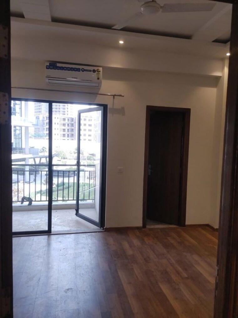 Room, suncity-vatsal-valley 3 Bedroom 1430 Sq.Ft. Builder Floor In Gwal Pahari Gurgaon 10653093