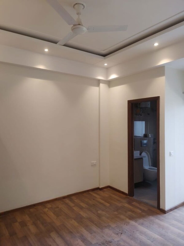 Room, suncity-vatsal-valley 3 Bedroom 1430 Sq.Ft. Builder Floor In Gwal Pahari Gurgaon 10653093