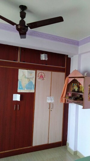 Furnished Amenities in 3 BHK Apartment at Platinum Enclave III, Jalahalli West – for Rent