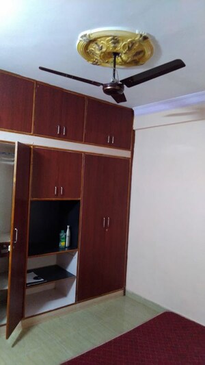 Room in 3 BHK Apartment at Platinum Enclave III, Jalahalli West – for Rent