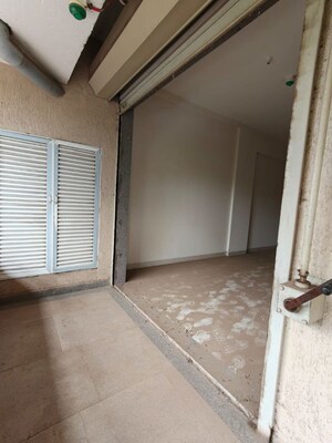 Room in  Office Space at Vijay Orovia, Ghodbunder Road – for Sale