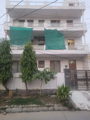 3.5 BHK Independent House For Sale in Sector 9