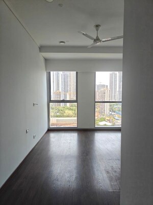 2 BHK Apartment For Sale in Sukh Niwas, Colaba