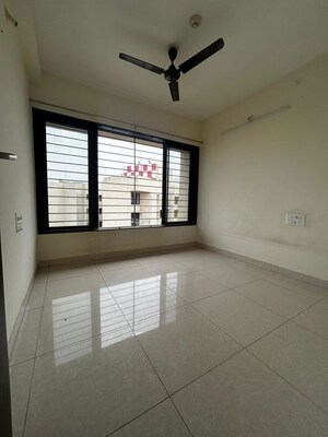 Room in 2.5 BHK Apartment at Sargam CHS Nanded, Sinhagad Road – for Rent